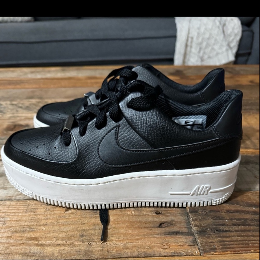 ✅Platform Leather Nike Air Force One ( Good Deal)